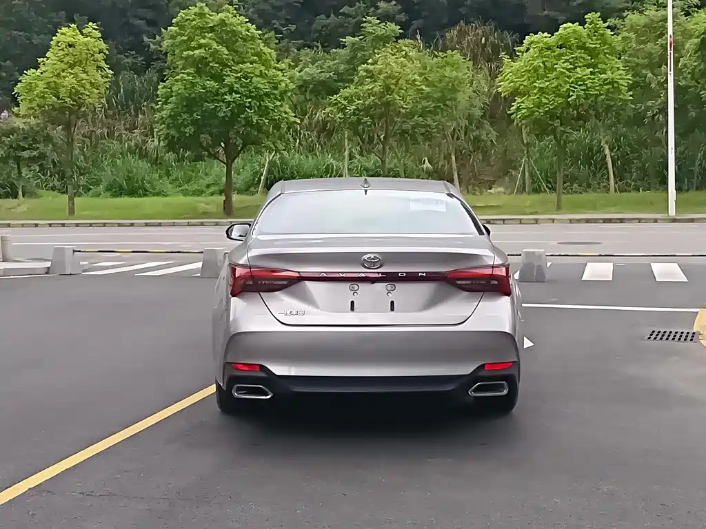 Toyota Avalon — миниатюра 9