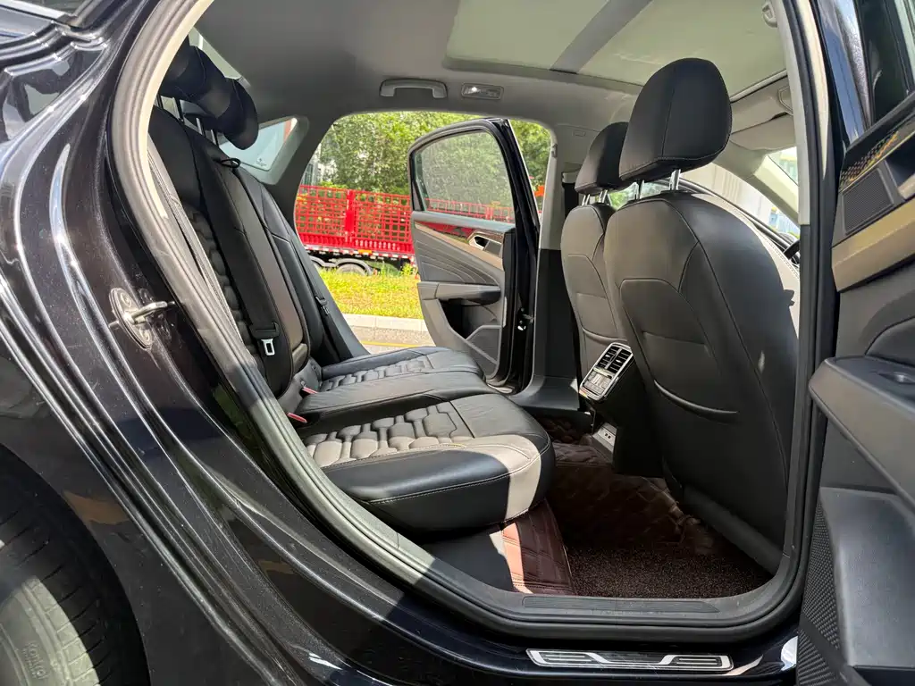 Volkswagen Passat — миниатюра 10