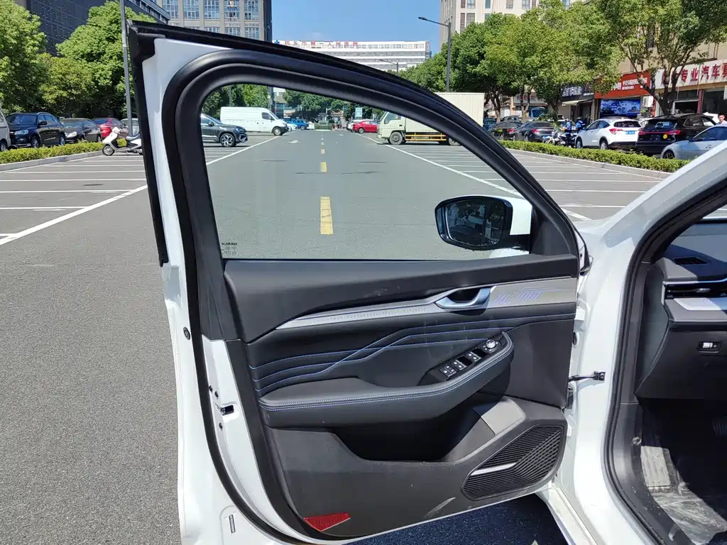 GEELY AUTOMOBILE XINGRUI