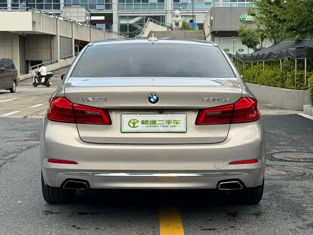 BMW 5 Series New Energy — миниатюра 5