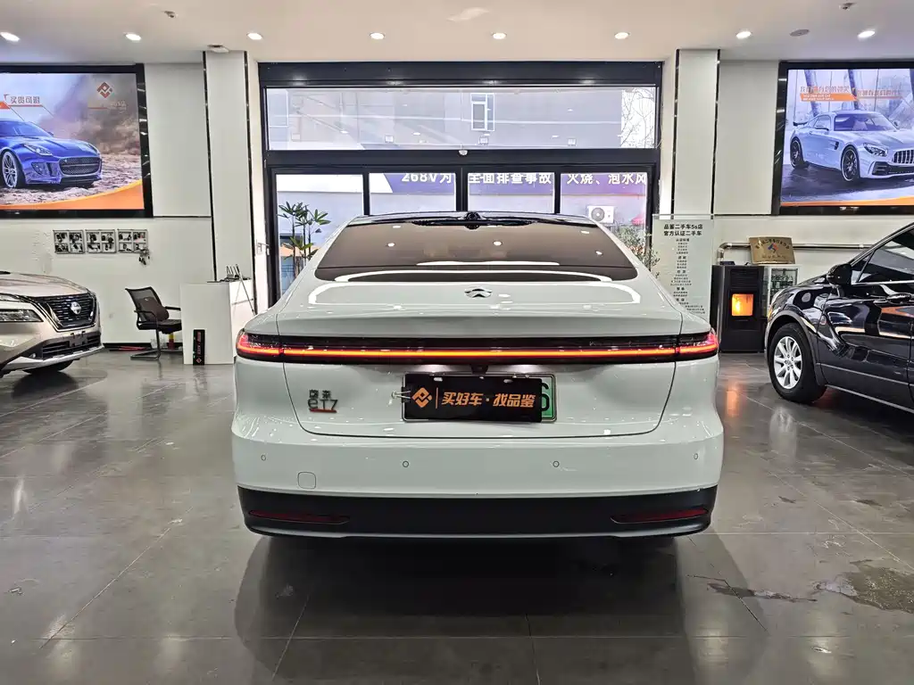 NIO NIO ET7