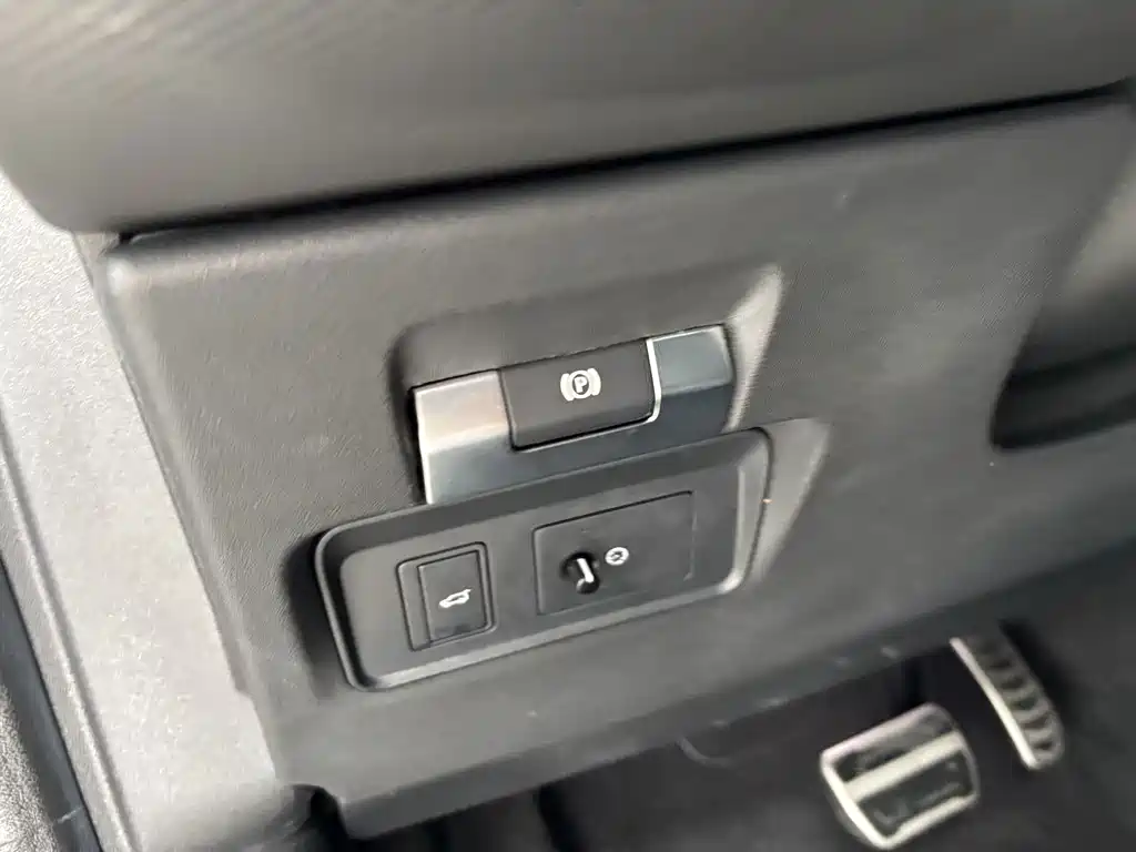 Land Rover Discovery Sport — миниатюра 15