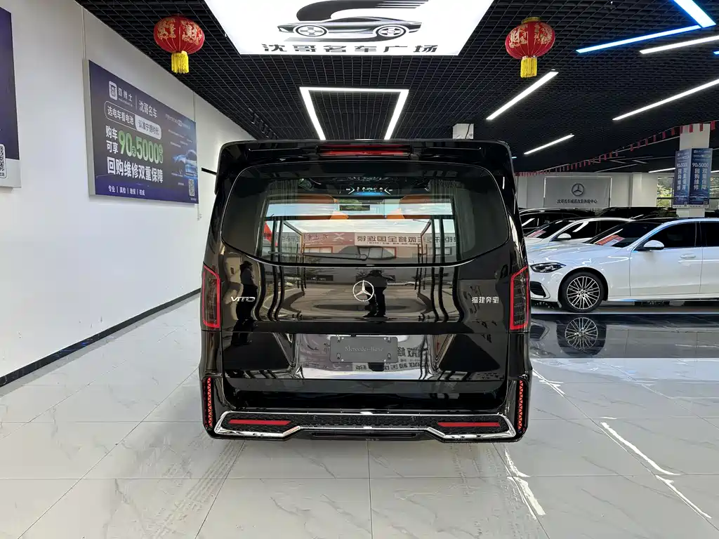 Mercedes-Benz Vito 2024 2.0T Elite 7 мест