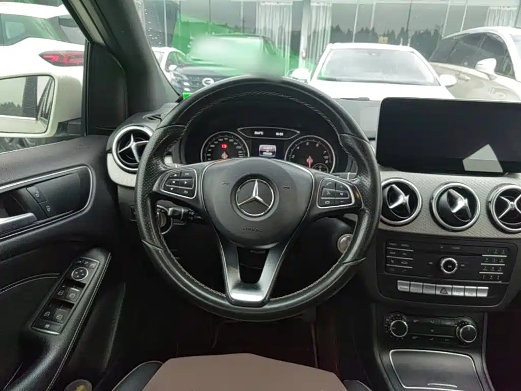 Mercedes-Benz B-Class — миниатюра 7