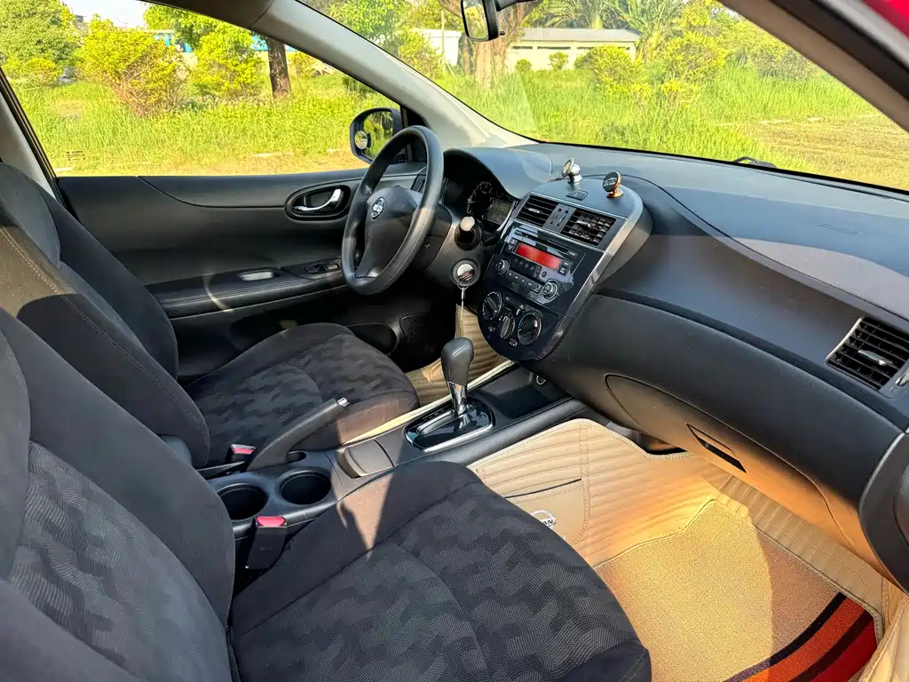 Nissan Tiida — миниатюра 9