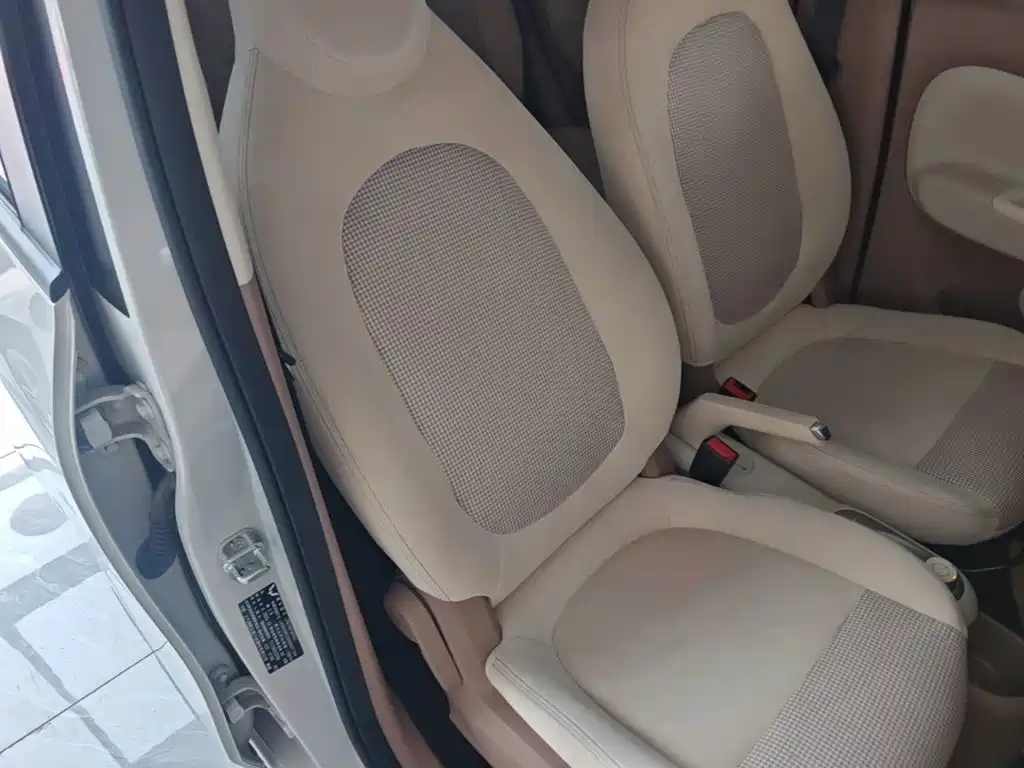 Wuling MINIEV — миниатюра 25