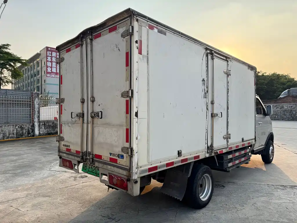 SRM 鑫源T50 EV — миниатюра 4
