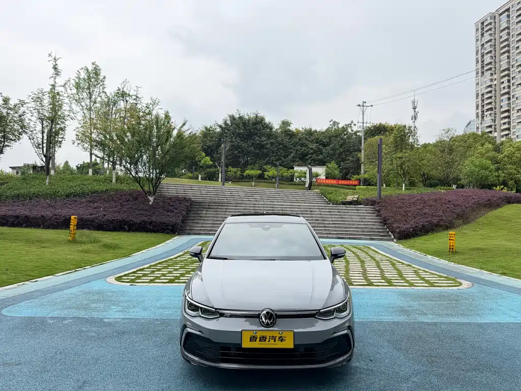 Volkswagen Golf 2021