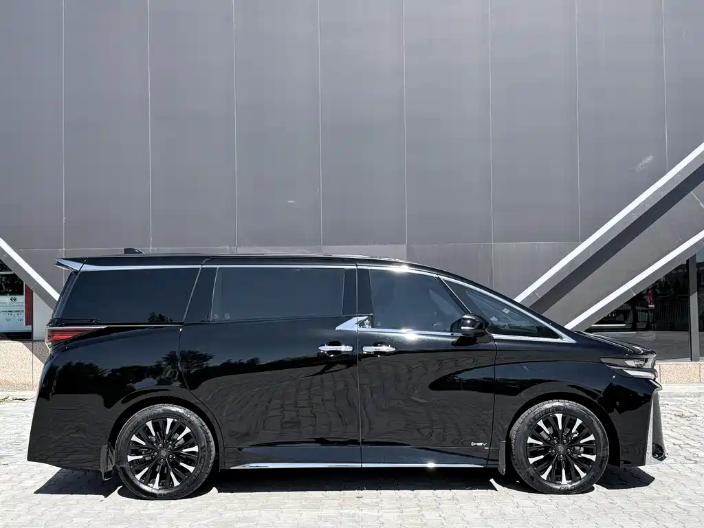 Toyota Vellfire Crown Hybrid 2.5L Supreme Edition, фото 12