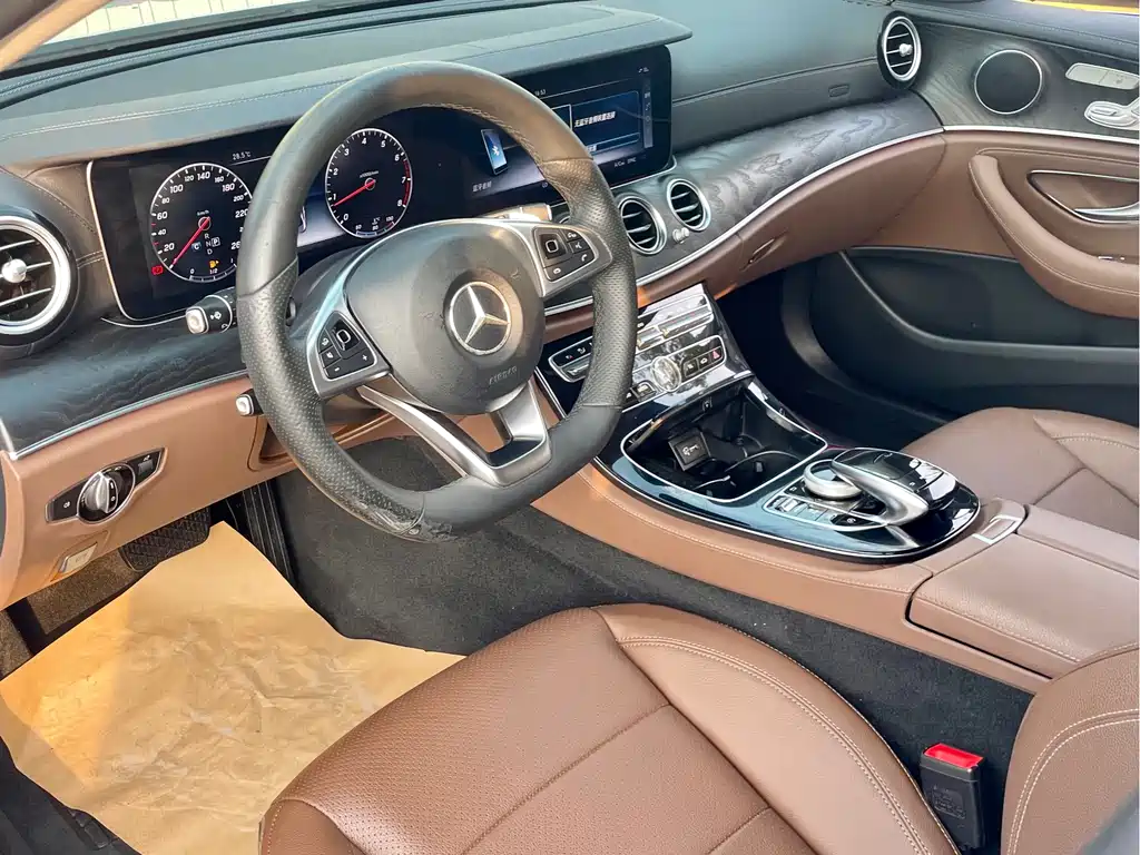 Mercedes-Benz E-Class — миниатюра 14