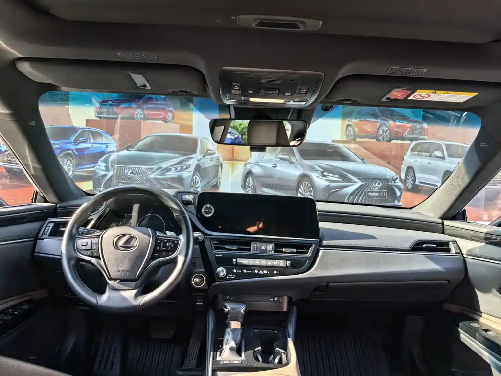 Lexus ES — миниатюра 6