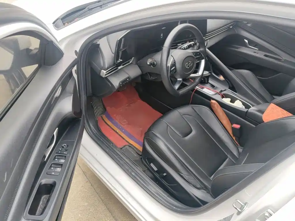 Hyundai Elantra — миниатюра 16
