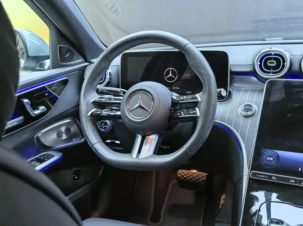 Mercedes-Benz C-Class — миниатюра 13