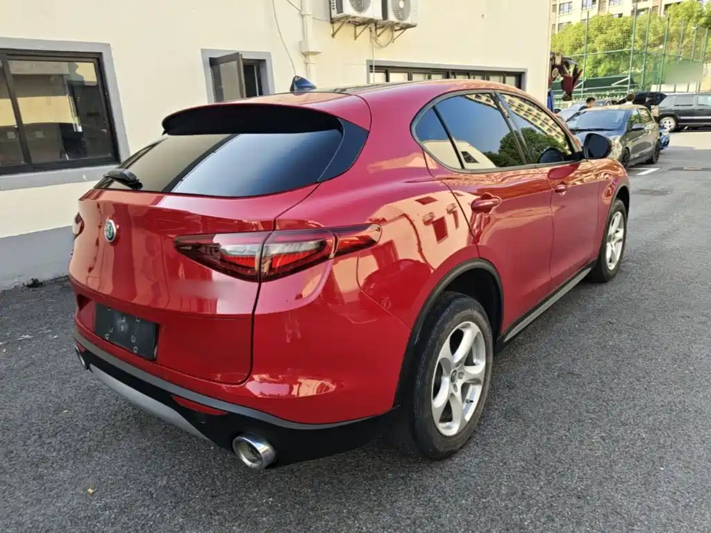Alfa Romeo Stelvio — миниатюра 7