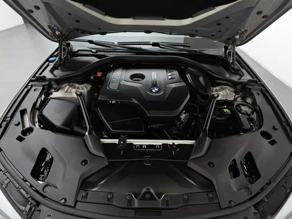 BMW 5 Series — миниатюра 6