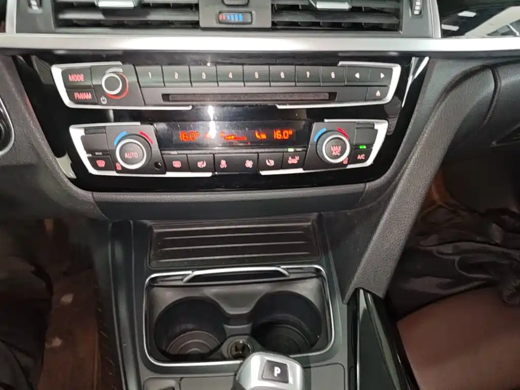 BMW 3 Series — миниатюра 13