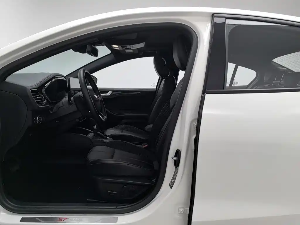 Ford Focus — миниатюра 10