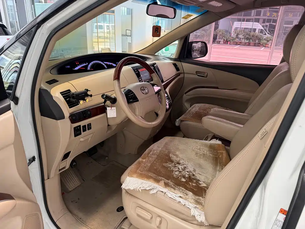 Toyota Previa — миниатюра 6