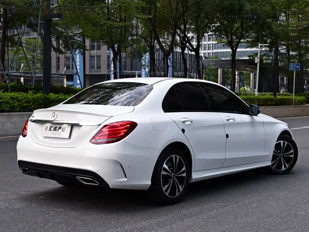 Mercedes-Benz C-Class — миниатюра 5