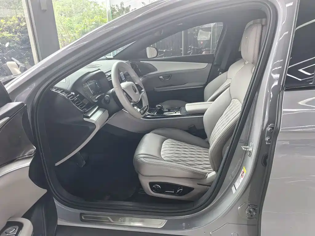 BYD Han — миниатюра 3