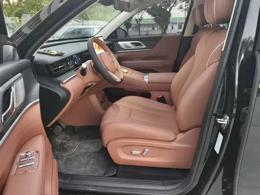 Wuling Xingguang L — миниатюра 9