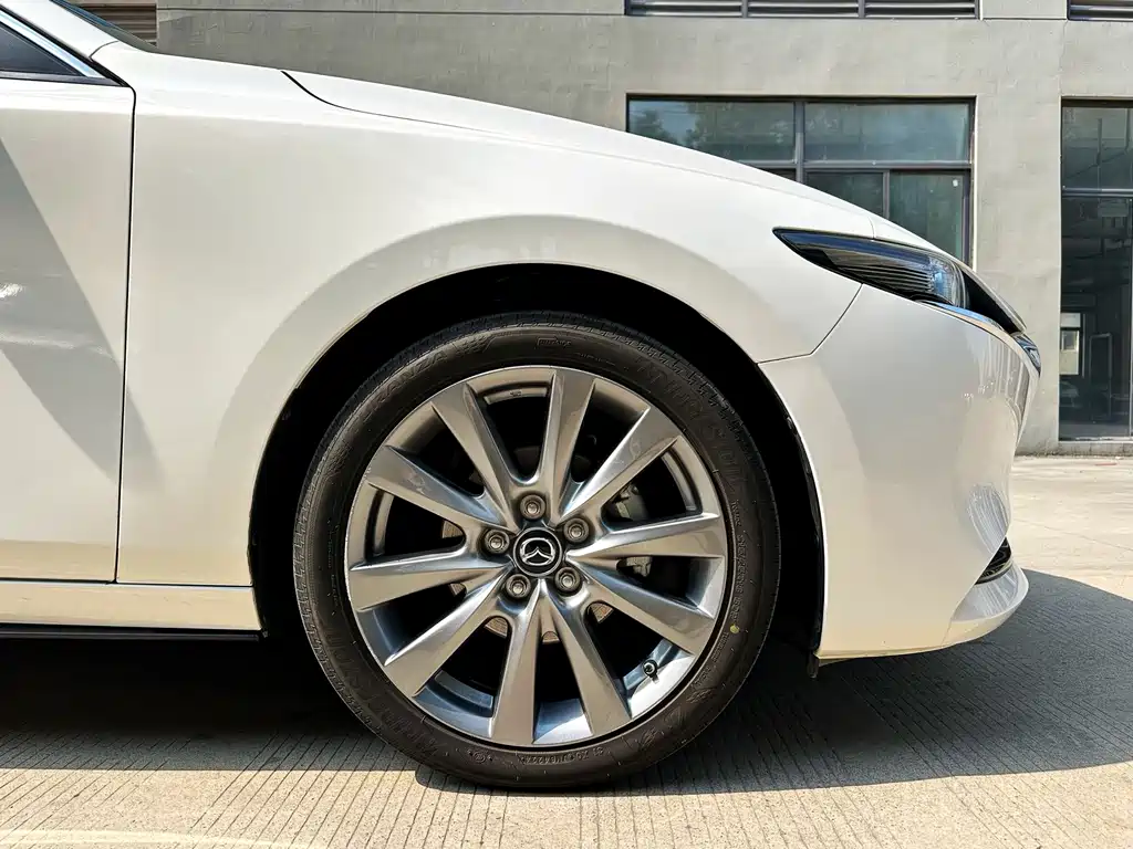 Mazda 3 Axela — миниатюра 8