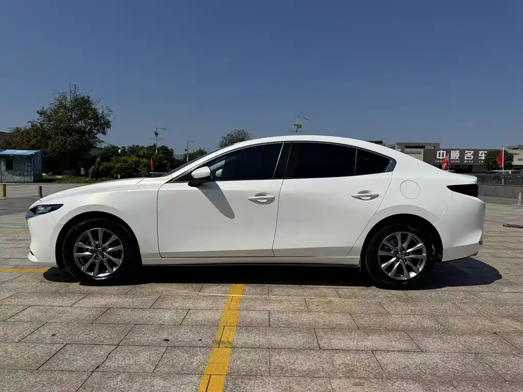 Mazda 3 Axela — миниатюра 4