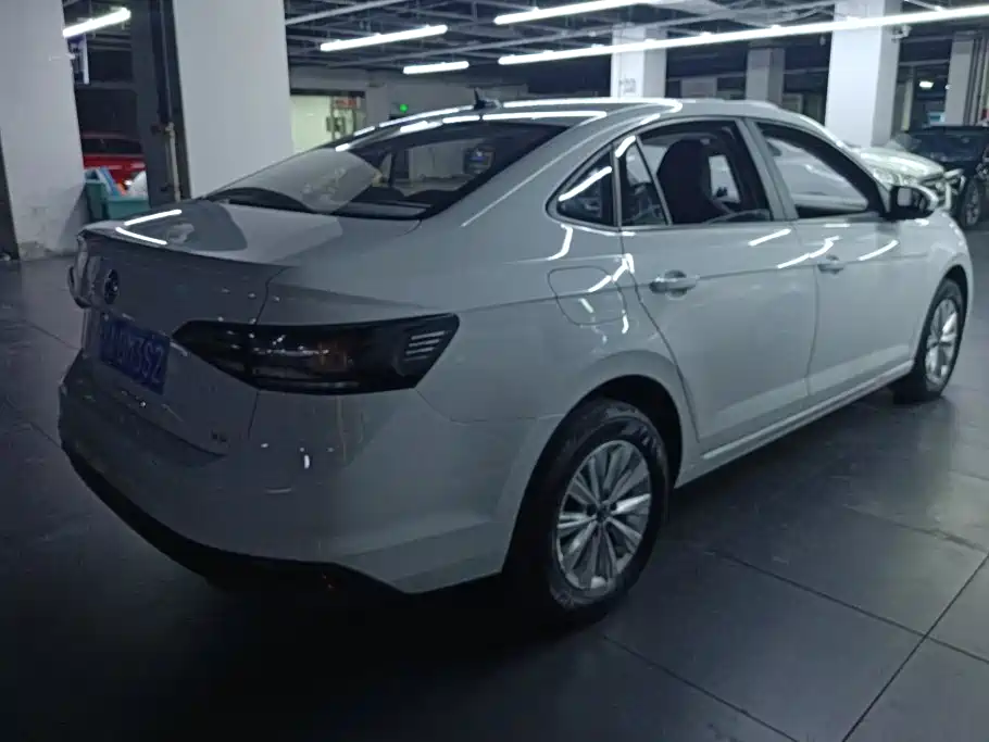 Volkswagen Lavida — миниатюра 3