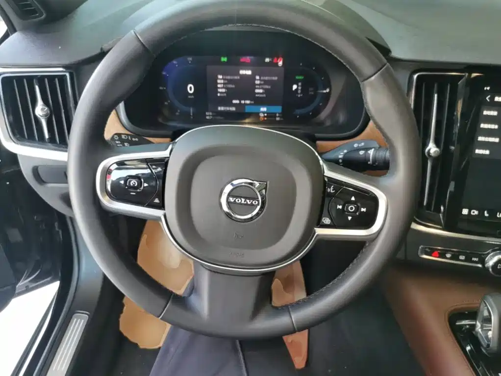 Volvo S90 2024 Luxury