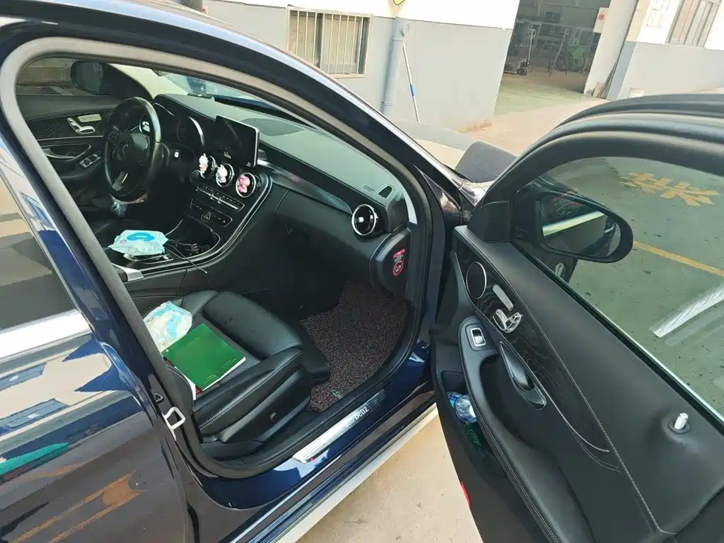 Mercedes-Benz C-Class — миниатюра 20