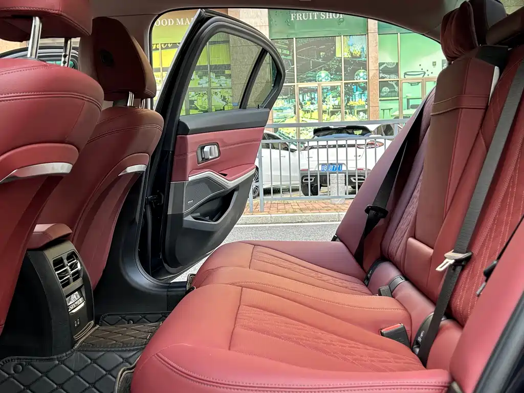 BMW 3 Series — миниатюра 13