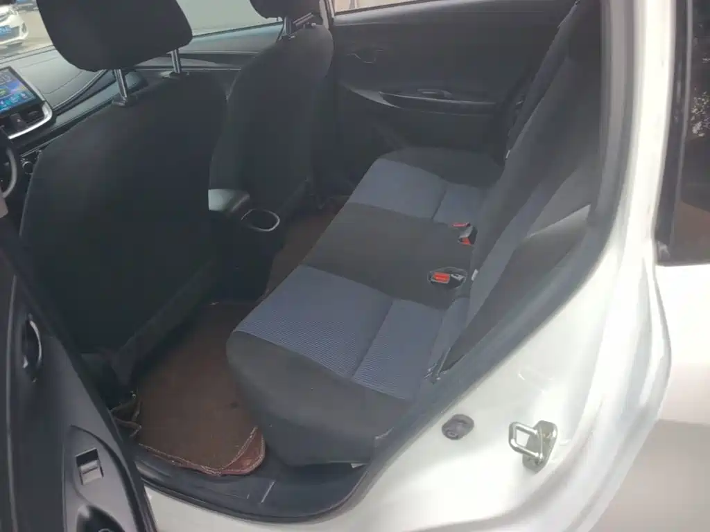 Toyota Yaris L — миниатюра 17