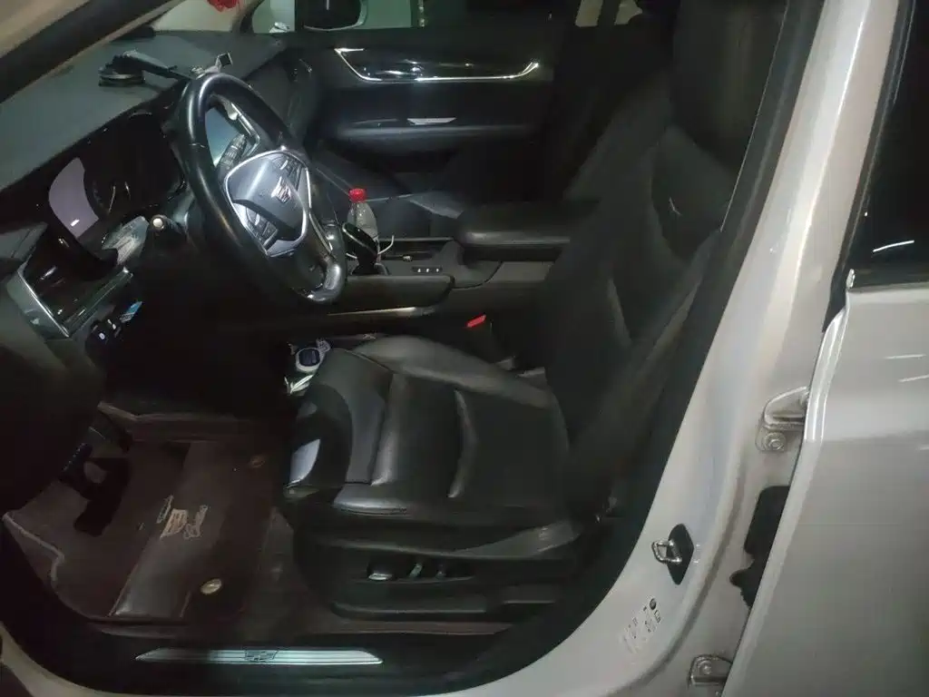Cadillac XT5 — миниатюра 8