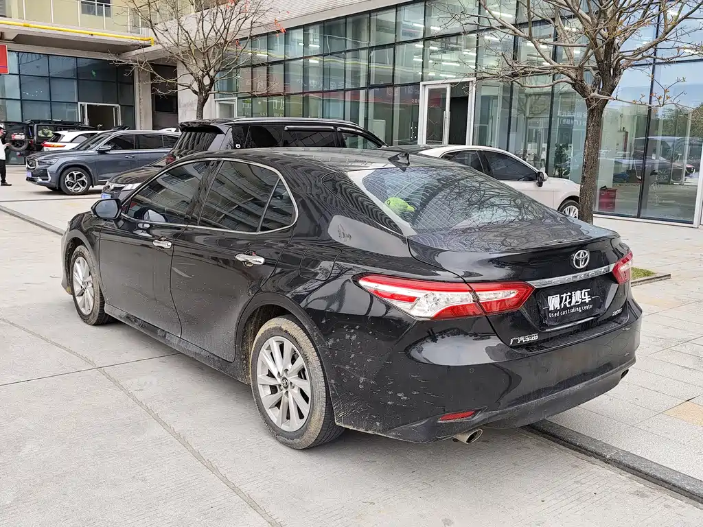 TOYOTA CAMRY