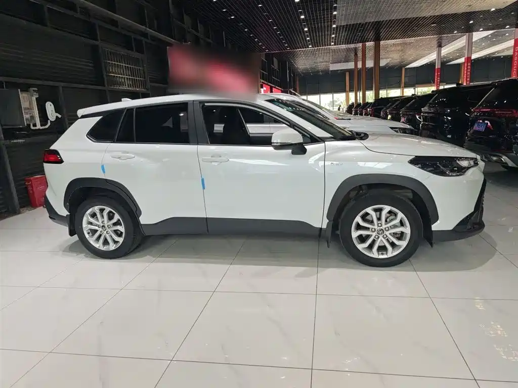 Toyota Frontlander 2024 2.0L Lead