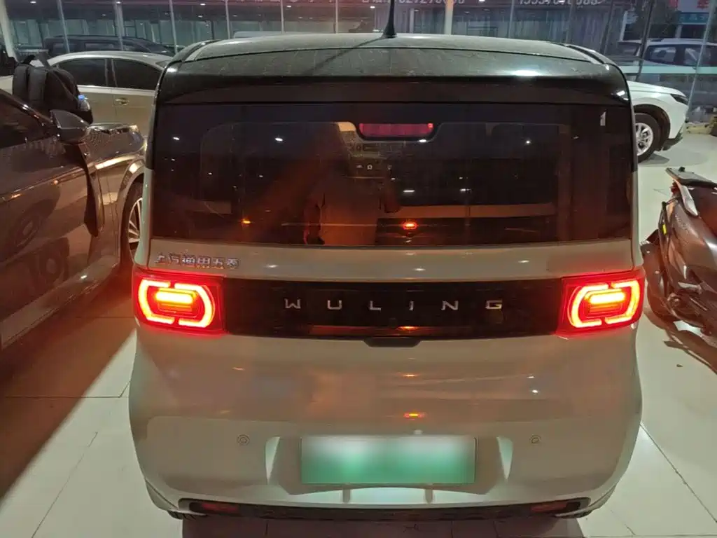 Wuling MINIEV — миниатюра 6