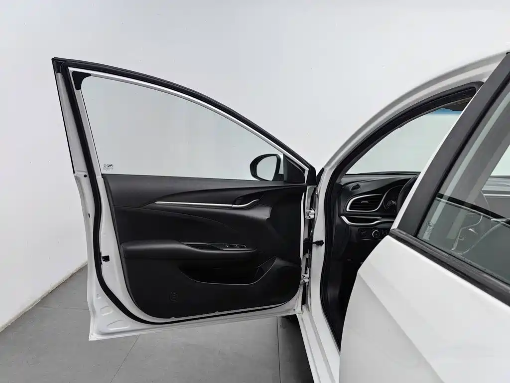 Buick Excelle — миниатюра 8