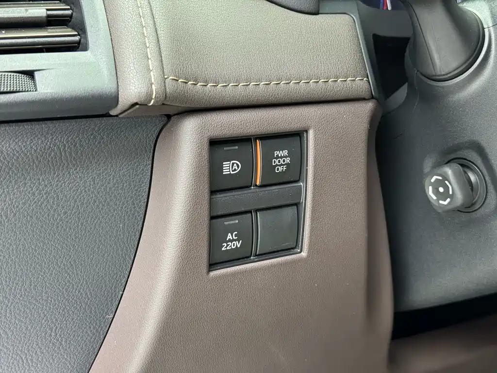 Toyota Vellfire — миниатюра 5