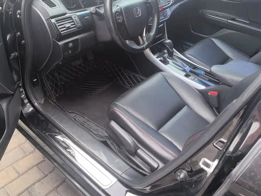 Honda Accord — миниатюра 9