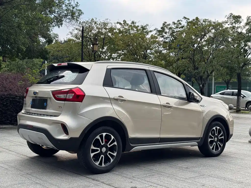 Geely Vision X3 — миниатюра 16
