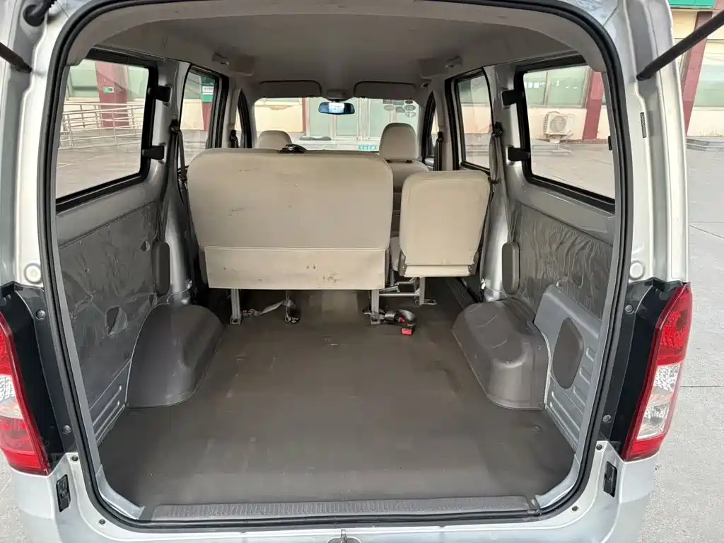 Wuling Rongguang V — миниатюра 7