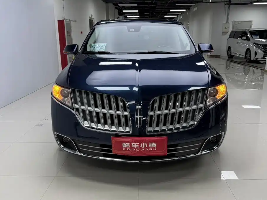 Lincoln MKT — миниатюра 3