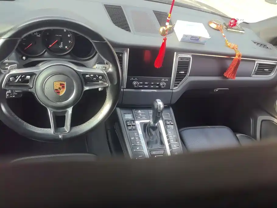 Porsche Macan — миниатюра 12