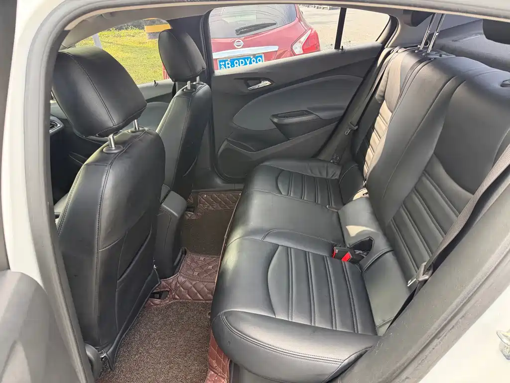 Chevrolet Cruze — миниатюра 8