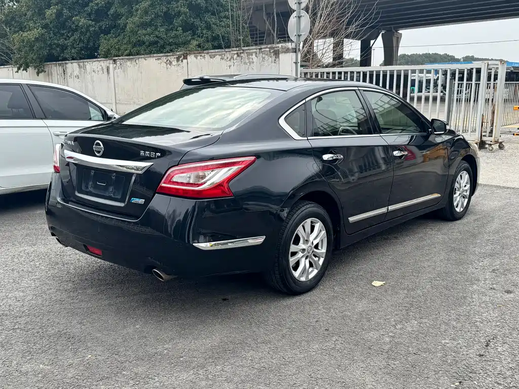 NISSAN TEANA