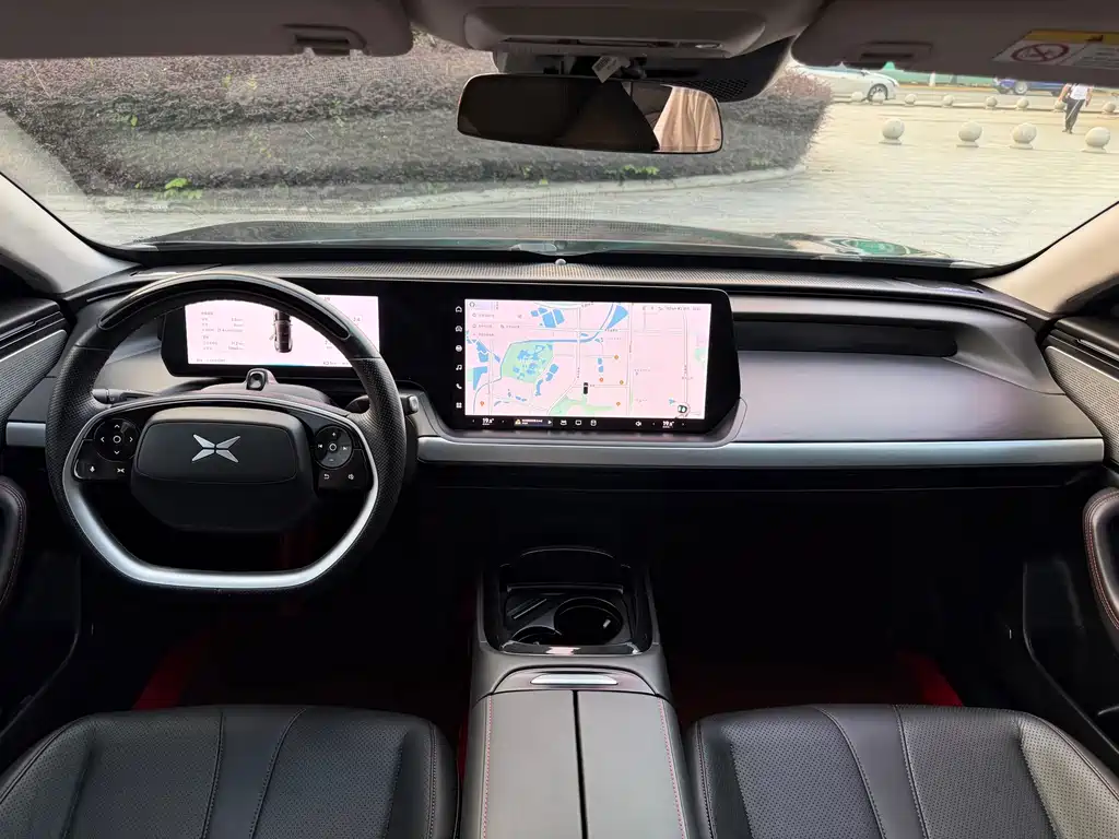 XPeng P7 — миниатюра 12