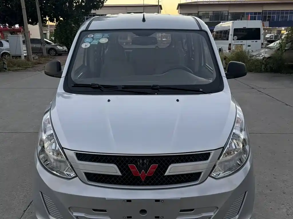 Wuling Rongguang V — миниатюра 2