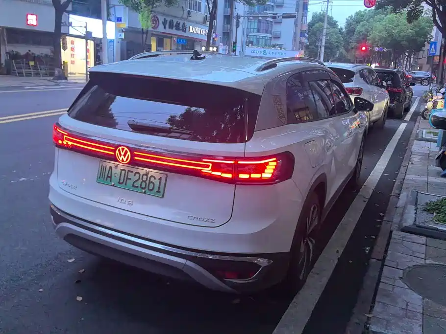 Volkswagen ID.6 Crozz — миниатюра 3