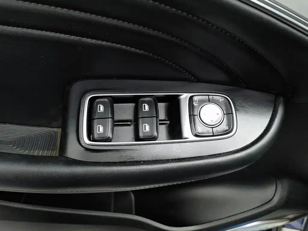 Roewe iMAX8 — миниатюра 9