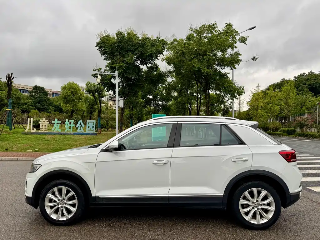 Volkswagen T-Roc — миниатюра 11